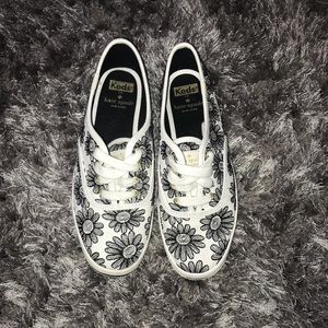 KATE SPADE DAISY KEDS